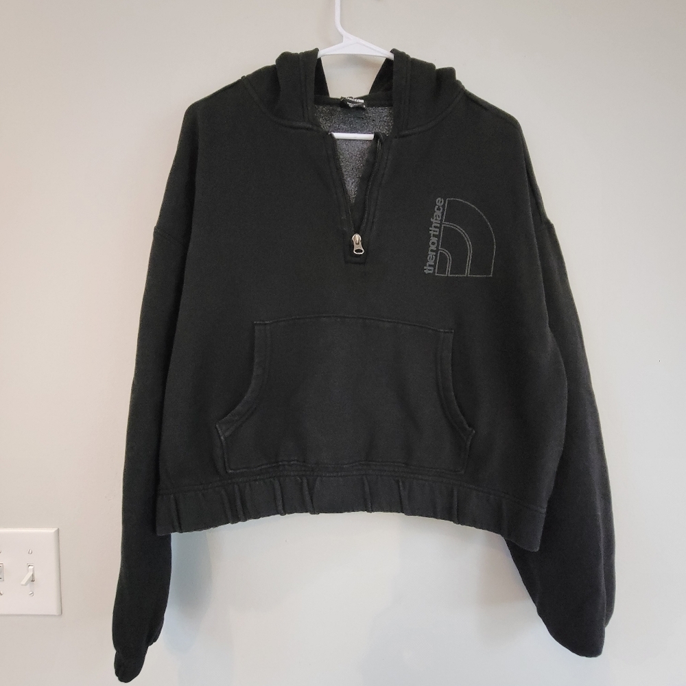 The North Face Cropped Hoodie Women's Size M Gorpcore Gym Hiking Outdoors Layers